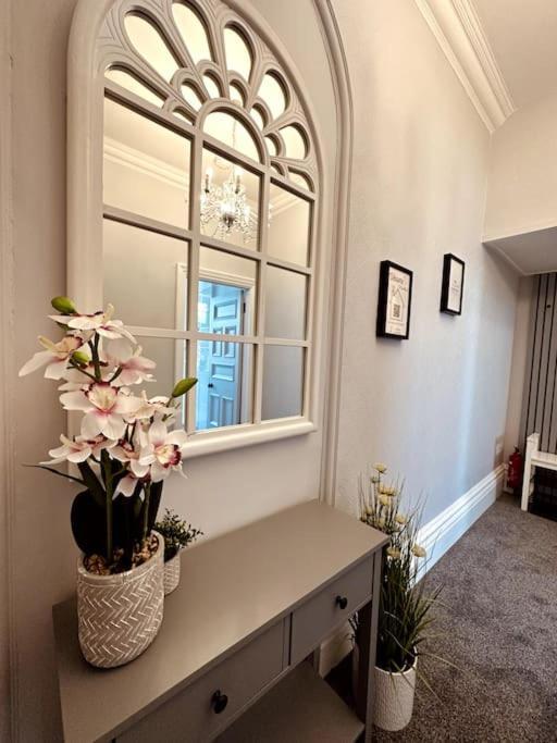 The Retreat - Large Luxury Apartment, Two Mins From Beach Bournemouth Kültér fotó