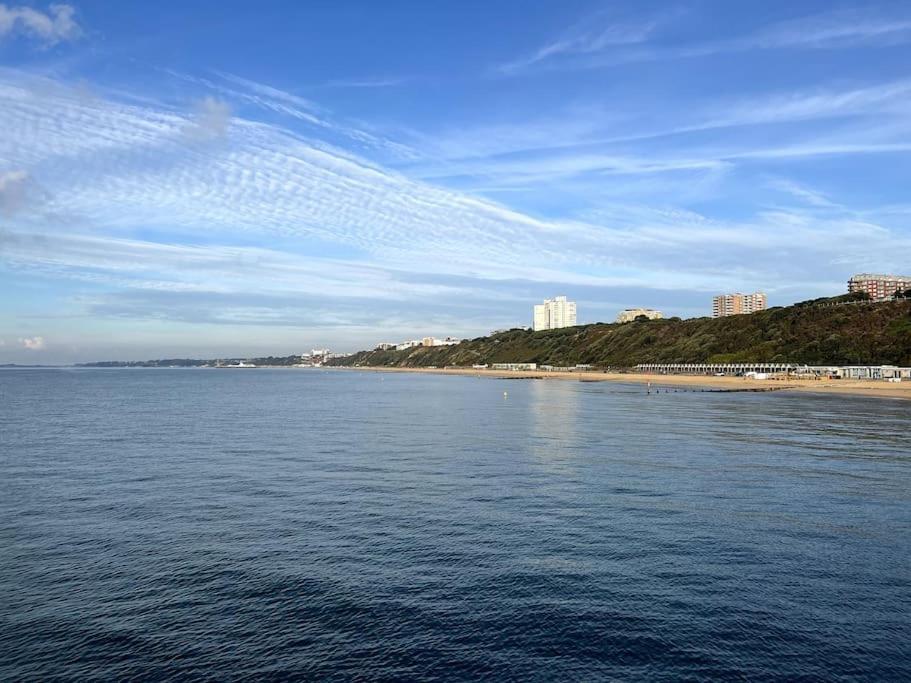 The Retreat - Large Luxury Apartment, Two Mins From Beach Bournemouth Kültér fotó