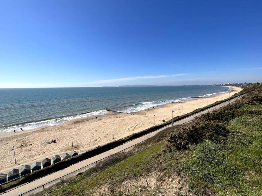 The Retreat - Large Luxury Apartment, Two Mins From Beach Bournemouth Kültér fotó