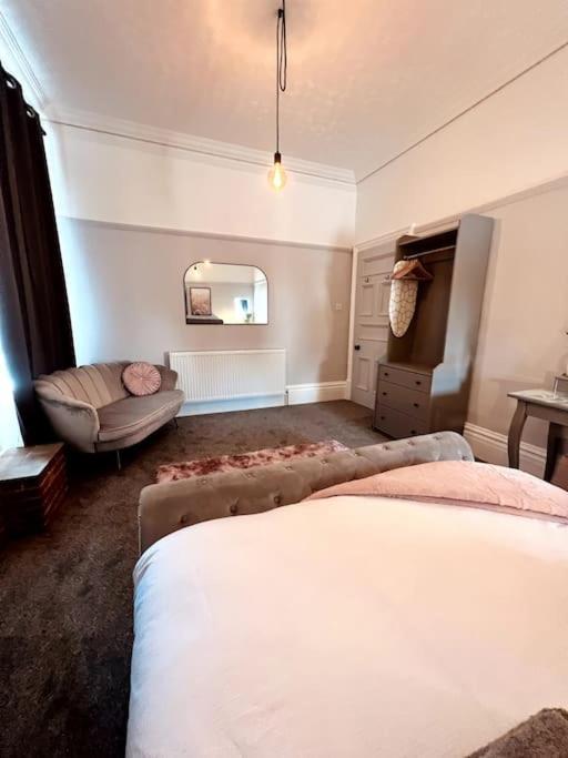 The Retreat - Large Luxury Apartment, Two Mins From Beach Bournemouth Kültér fotó