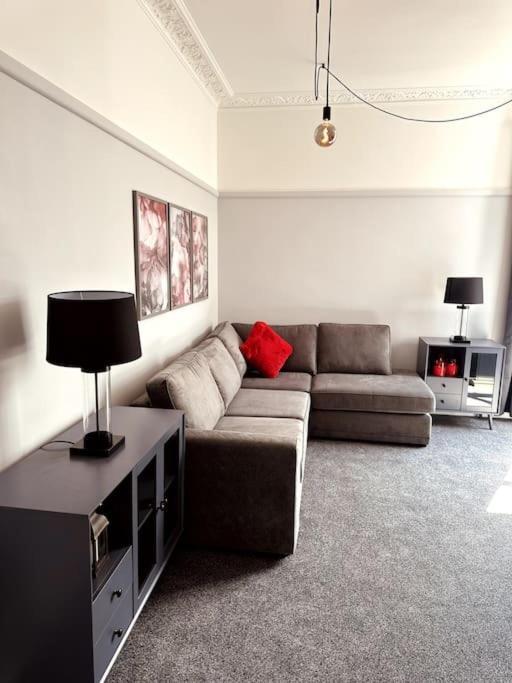 The Retreat - Large Luxury Apartment, Two Mins From Beach Bournemouth Kültér fotó