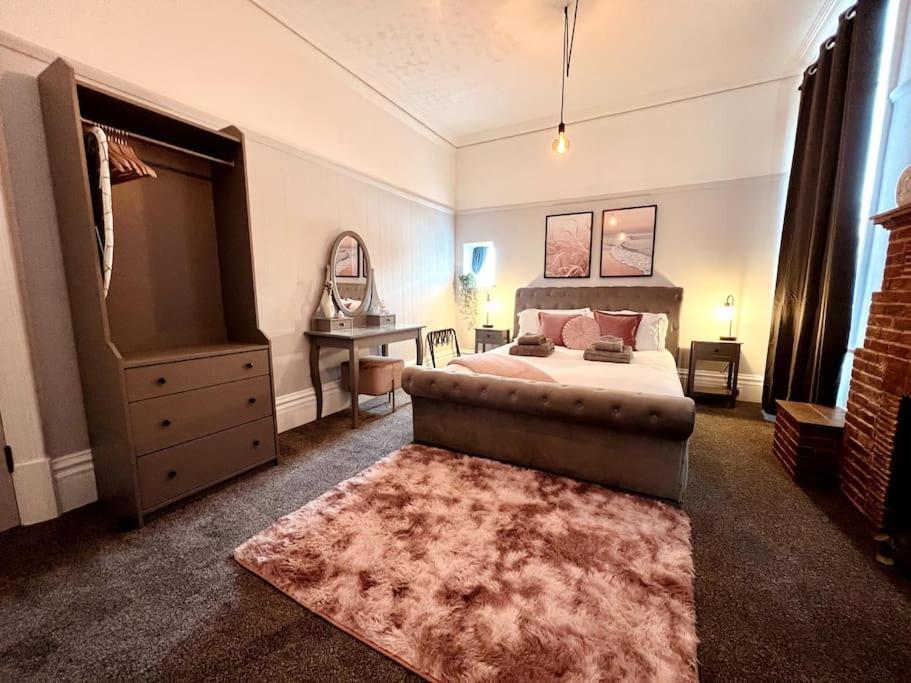 The Retreat - Large Luxury Apartment, Two Mins From Beach Bournemouth Kültér fotó