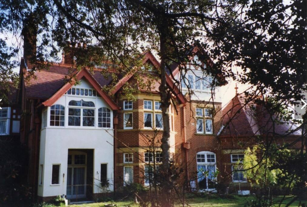 The Retreat - Large Luxury Apartment, Two Mins From Beach Bournemouth Kültér fotó